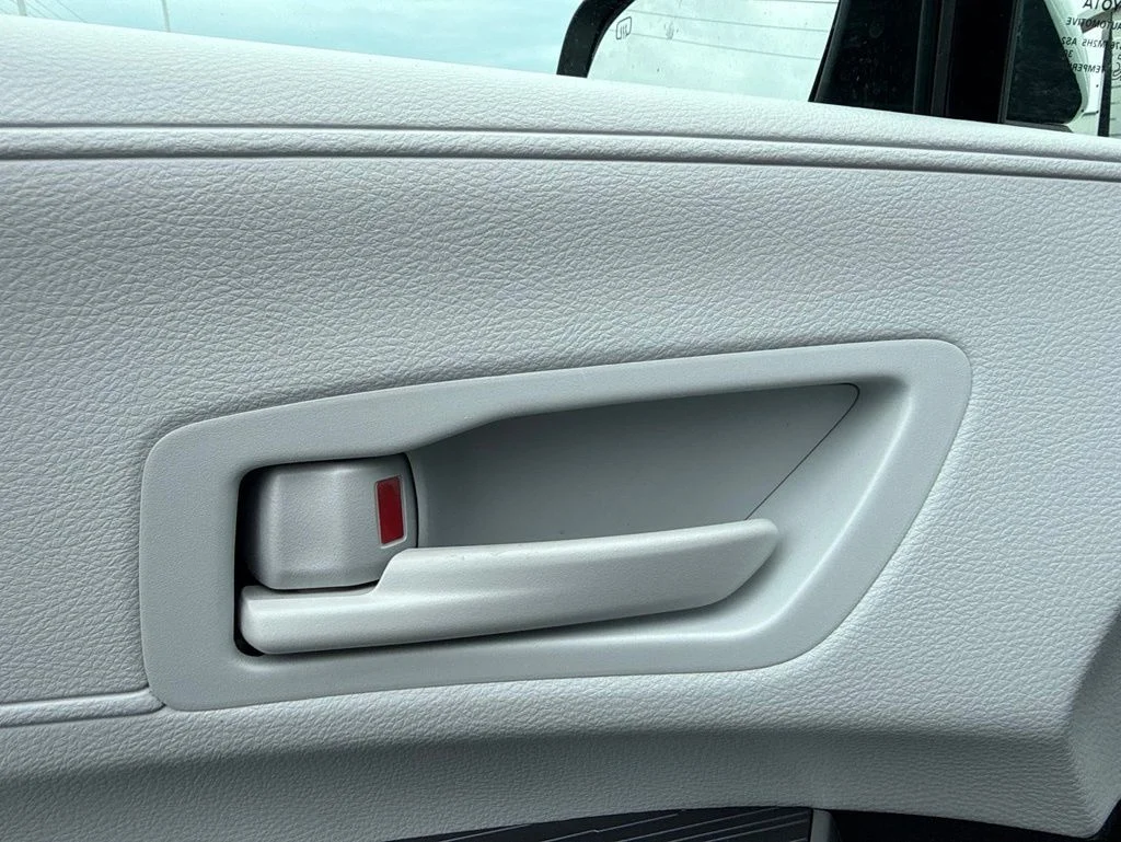 Used 2025 White Toyota LE image 11