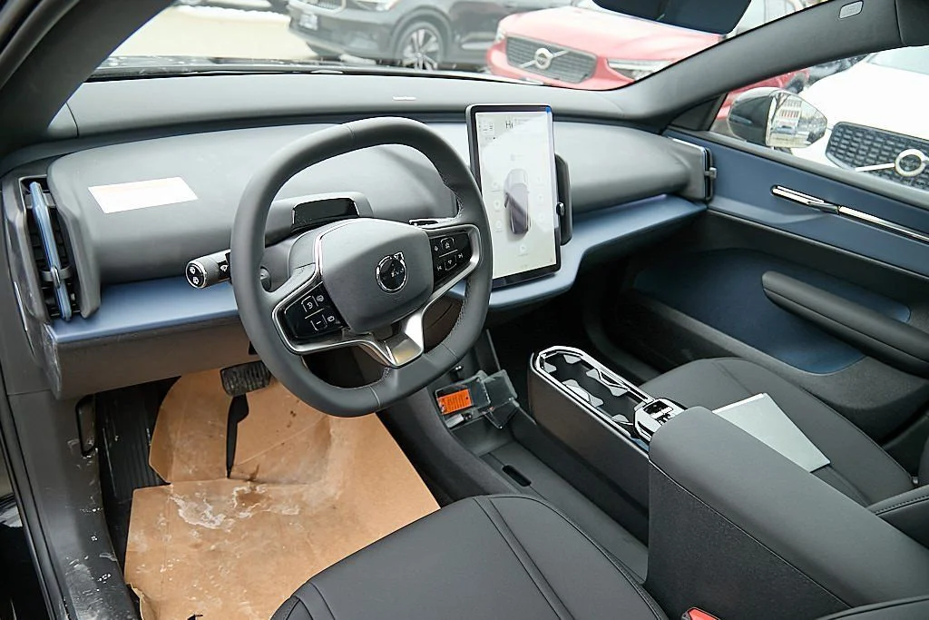 New 2026 Onyx Black Volvo Plus image 9