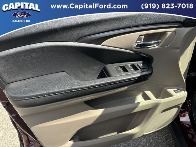 Used 2017  Honda EX-L image 20