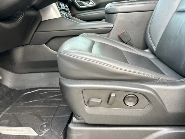 Used 2022 Summit White Chevrolet Z71 image 39