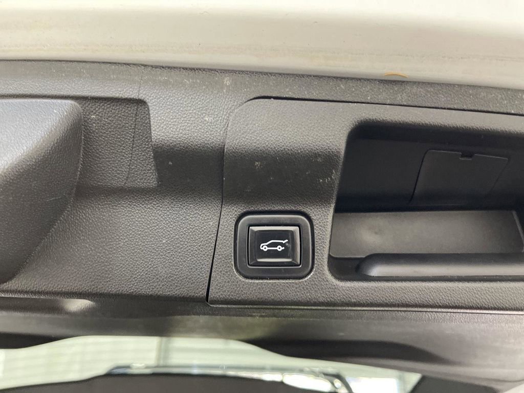 2023 GMC Acadia Denali - Photo 16