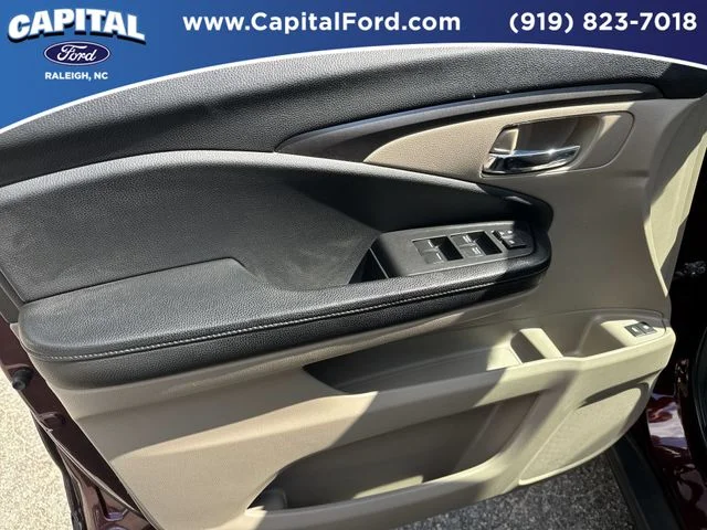 Used 2017  Honda EX-L image 20