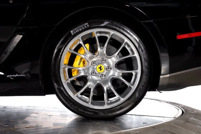 Used 2010 Nero Ferrari  image 20