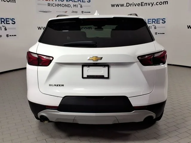 Used 2021 White Chevrolet LT image 5