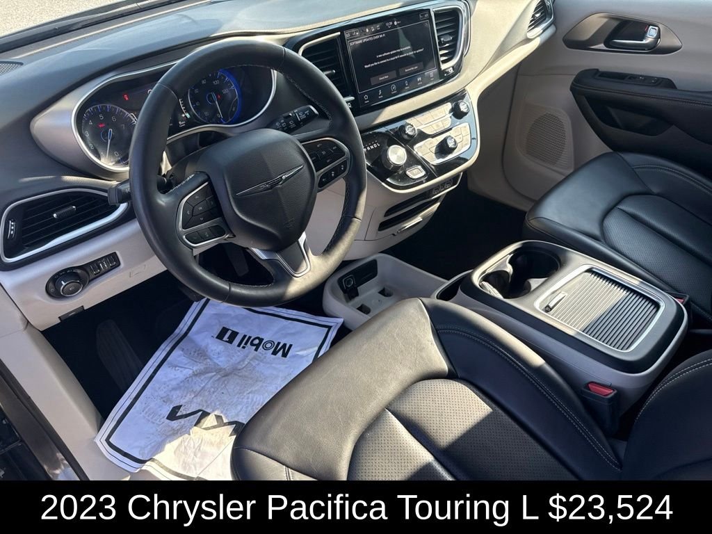 Used 2023 Crystal Metallic Chrysler Touring L image 10