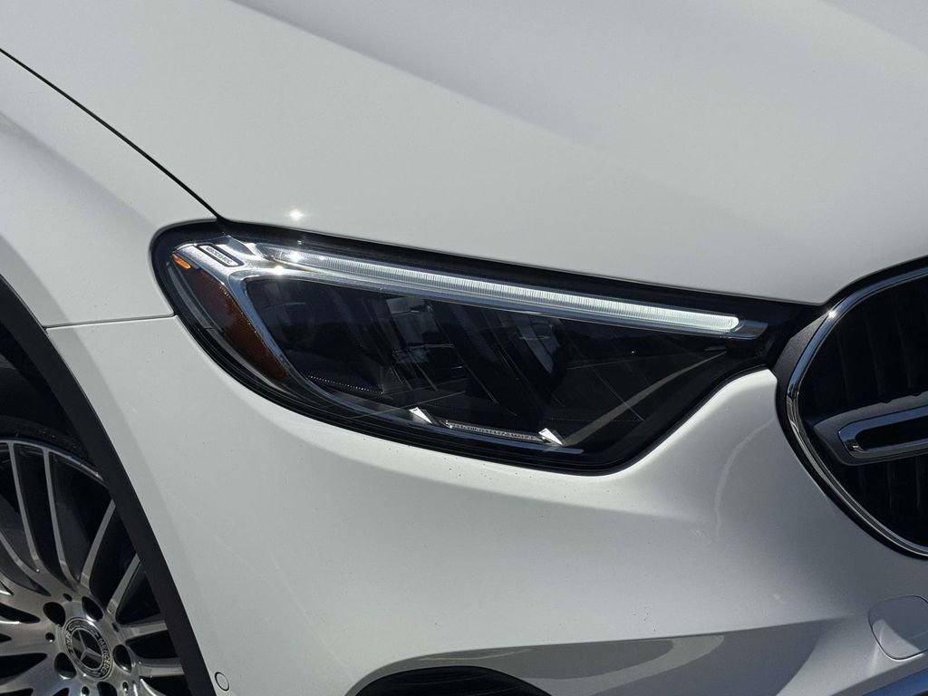 New 2026 Polar White Mercedes-Benz GLC 300 image 15