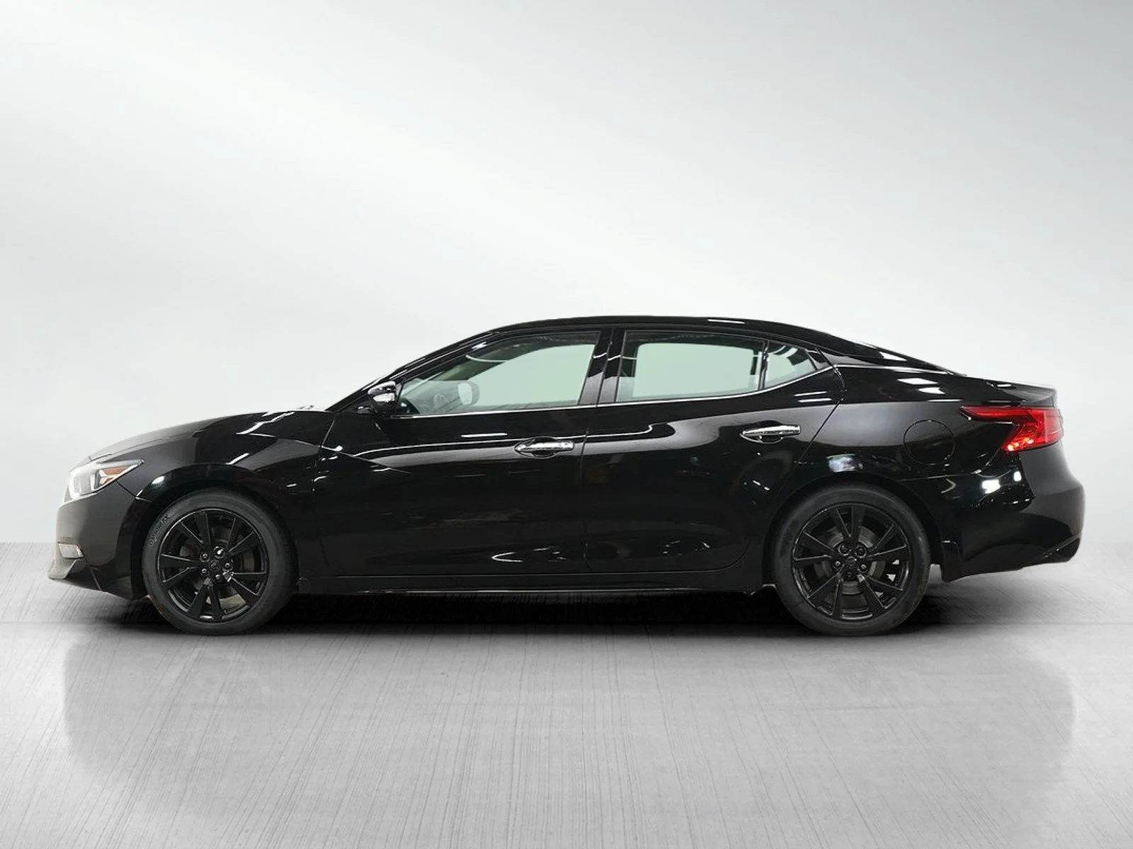 Used 2017 Nissan Maxima SL with VIN 1N4AA6AP4HC450640 for sale in Wayzata, Minnesota