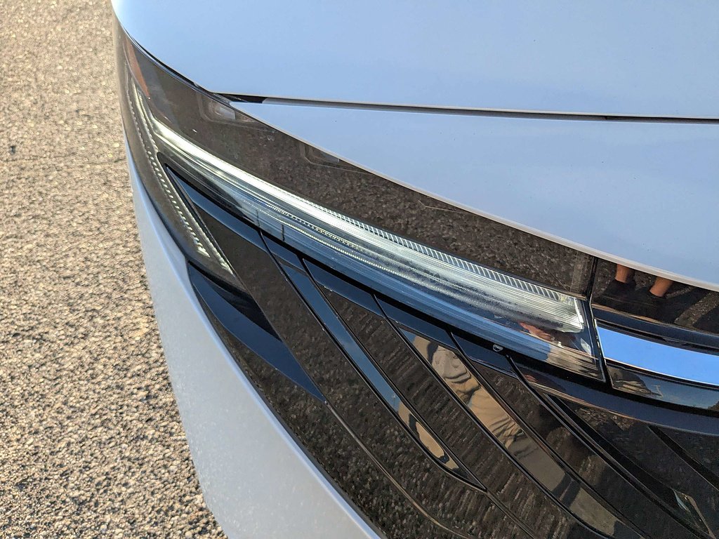 New 2026 Aspen White TriCoat / Super Black Two-tone Nissan SR image 10
