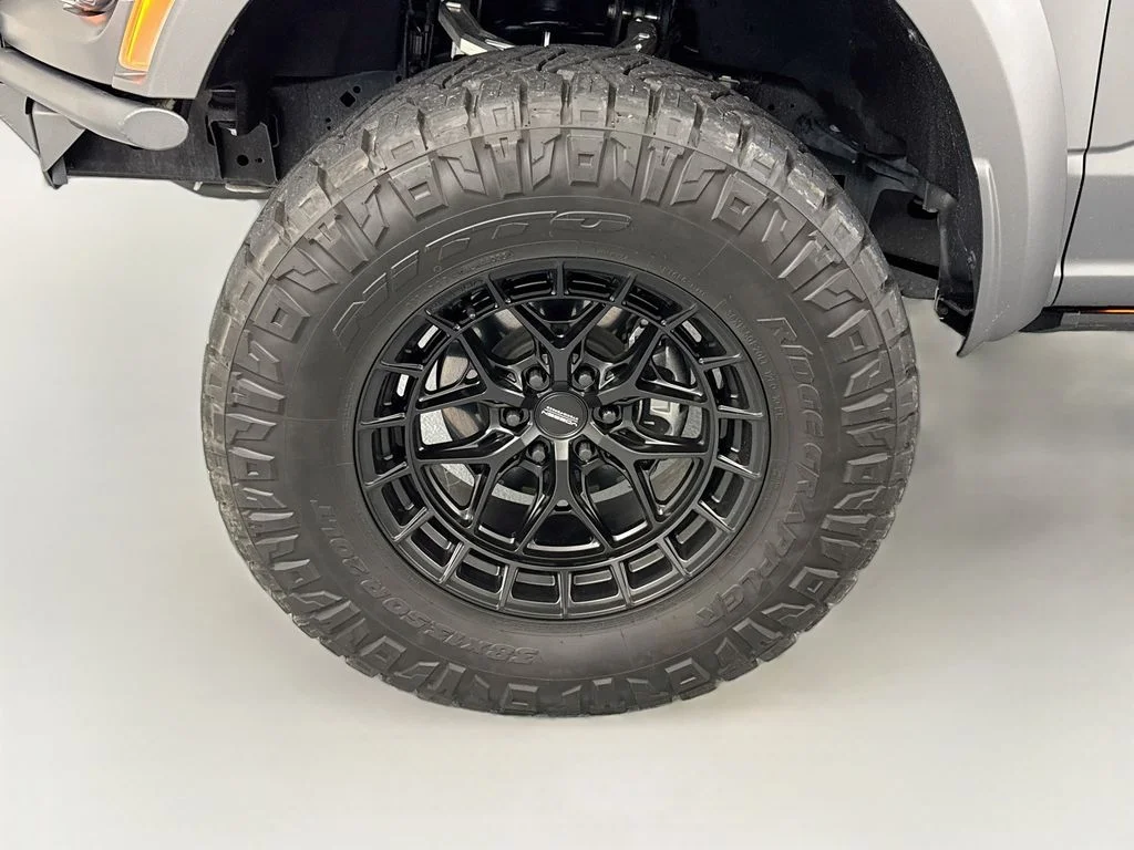 Used 2025 Gray Ford Raptor image 31