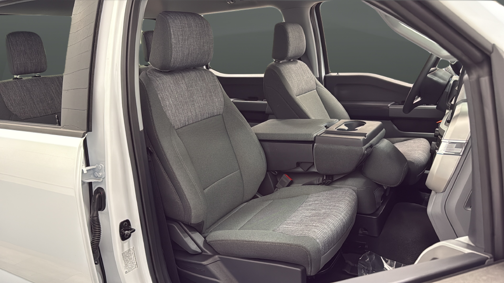 Used 2026 Oxford White Ford XLT image 23