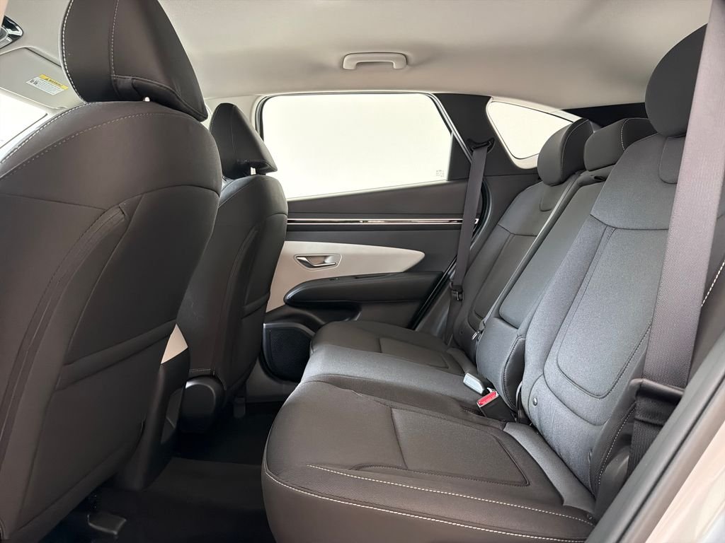 Used 2024 Shimmering Silver Hyundai SE image 28