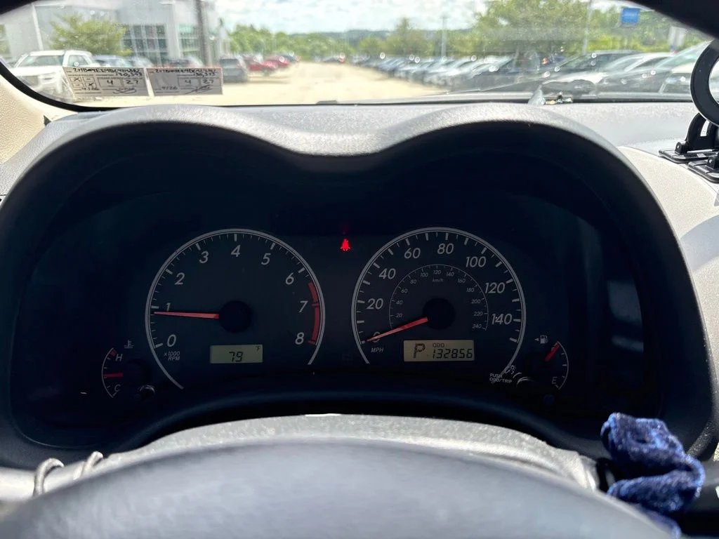 Used 2013 Black Toyota LE image 16