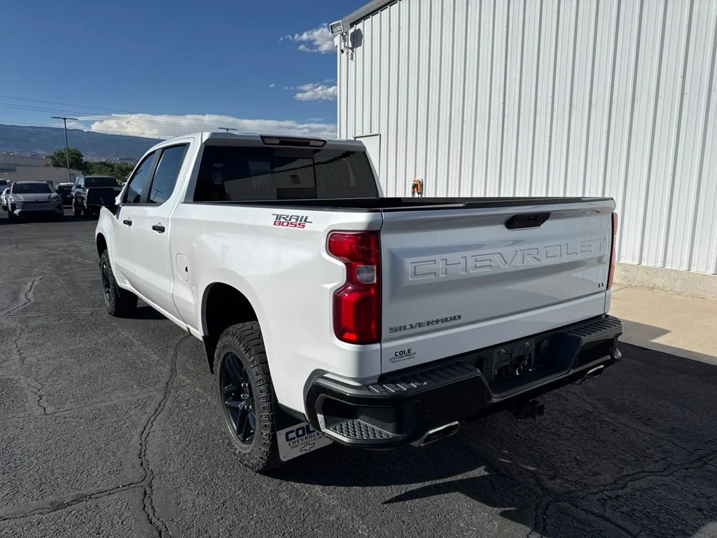 Used 2021 Pearl Chevrolet LT Trail Boss image 5
