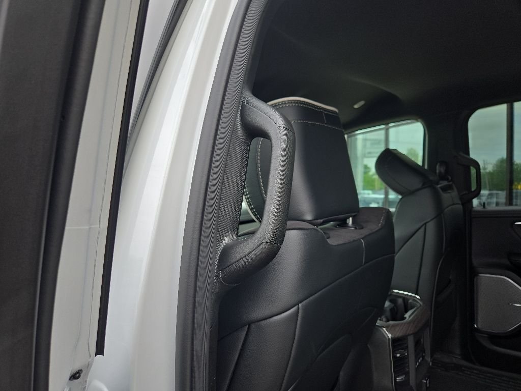 New 2026 Ivory White Tri-Coat Pearl-Coat Exterior Paint RAM Laramie image 110