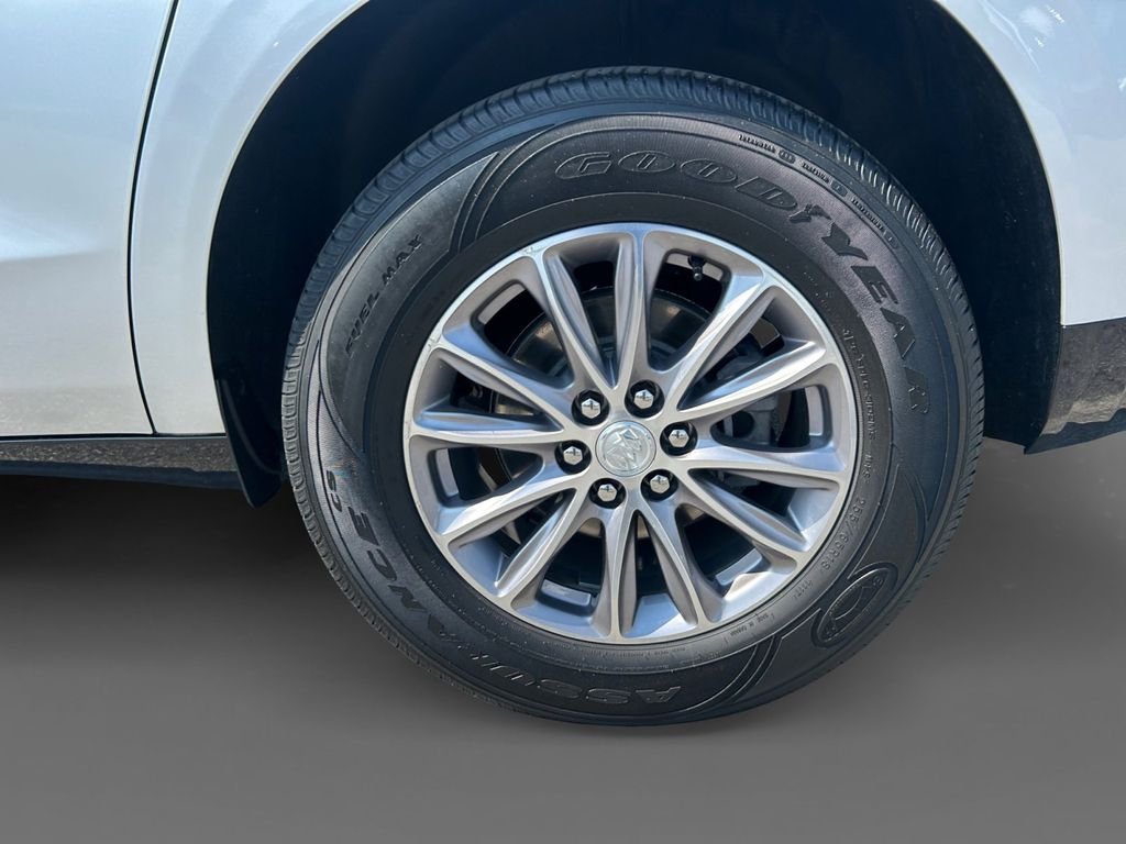 Used 2022 Silver Buick Essence image 8