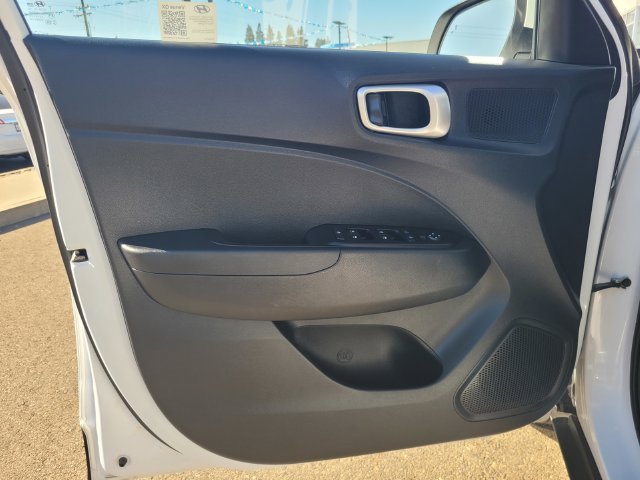 Used 2025 White Hyundai SEL image 18