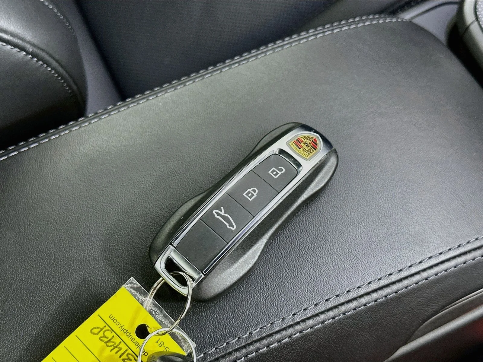 Used 2022  Porsche  image 44