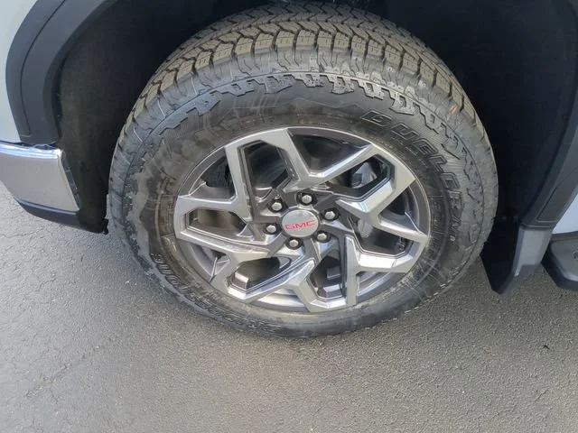 New 2026 Glacier White Tricoat GMC SLT image 30
