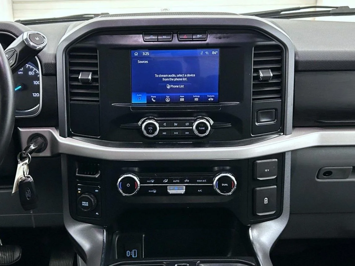 Used 2023 Black Ford XLT image 12