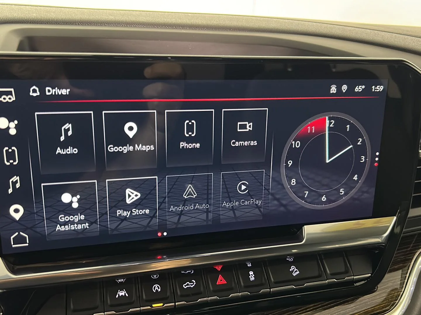 Used 2025 Summit White GMC Elevation image 18