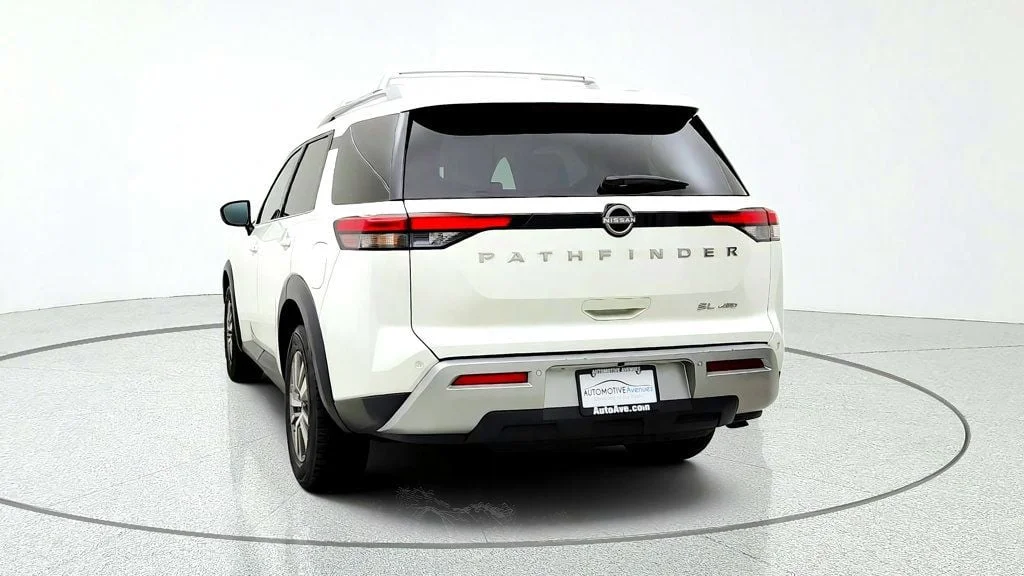 Used 2023 Pearl White Tricoat Nissan SL 4WD image 6