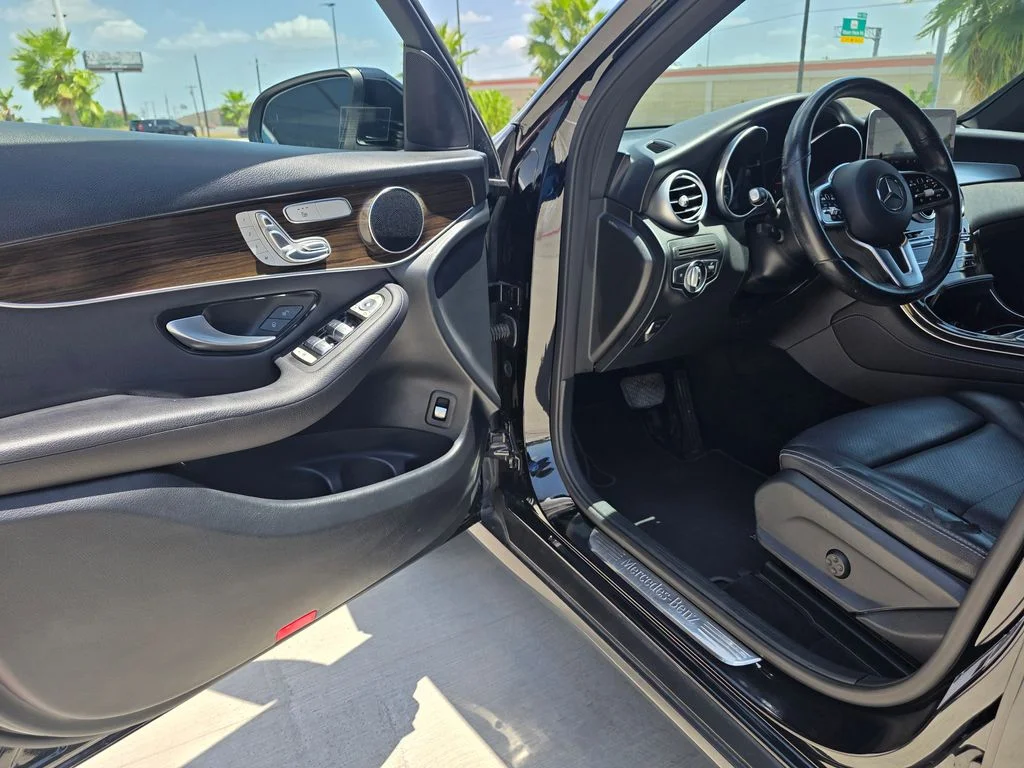 Used 2021 Black Mercedes-Benz GLC 300 image 10