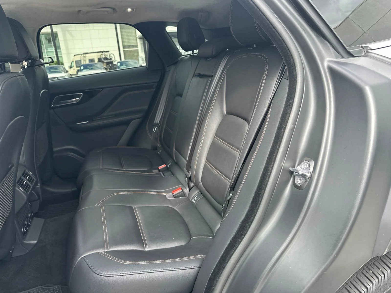 Used 2019 White Jaguar 25t Prestige image 22