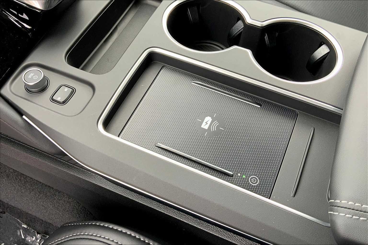 Used 2026 Platinum White Pearl Acura w/Technology Package image 18