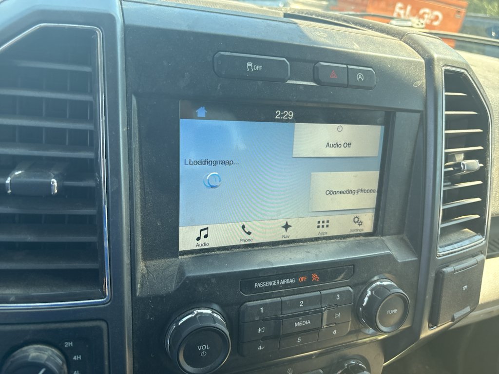 Used 2018 Blue Jeans Metallic Ford XLT image 4