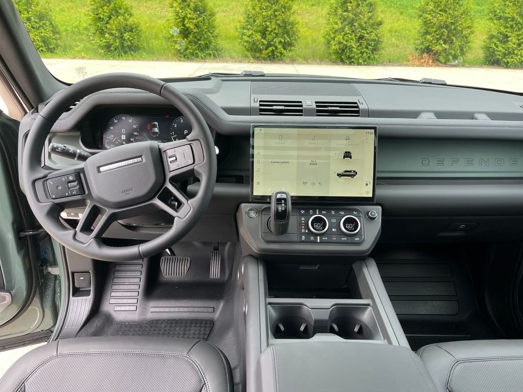 New 2026 Keswick Green Land Rover Trophy Edition image 14