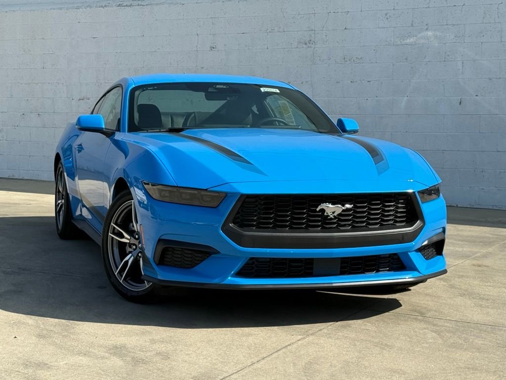 2025 Ford Mustang EcoBoost Fastback - Photo 2