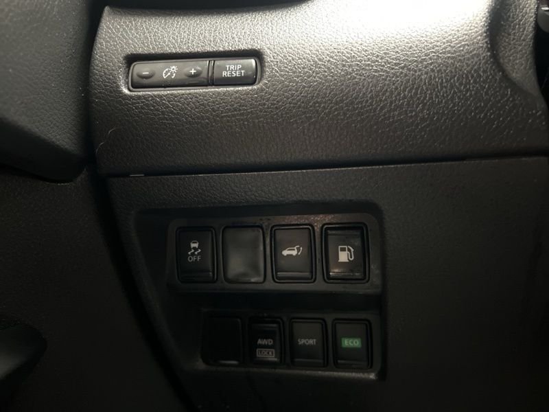 Used 2018 Silver Nissan SV image 20