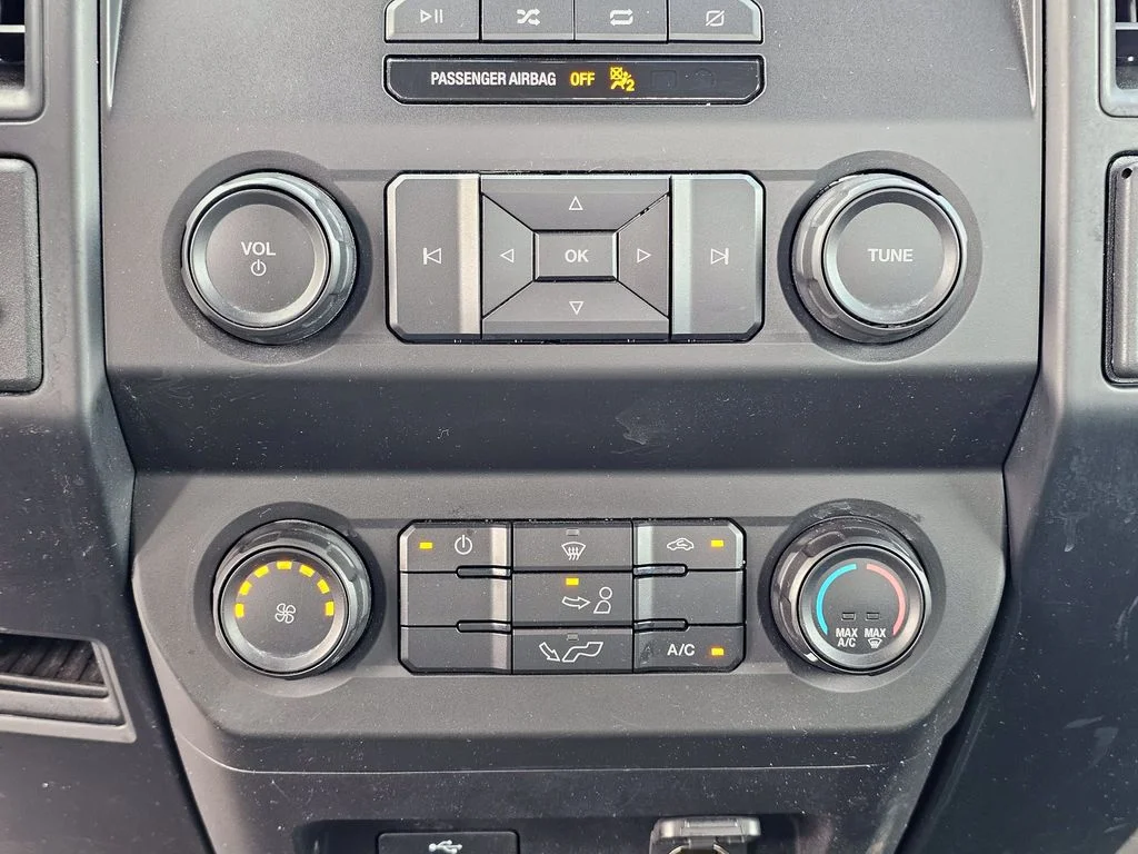 Used 2020 White Ford XL image 27