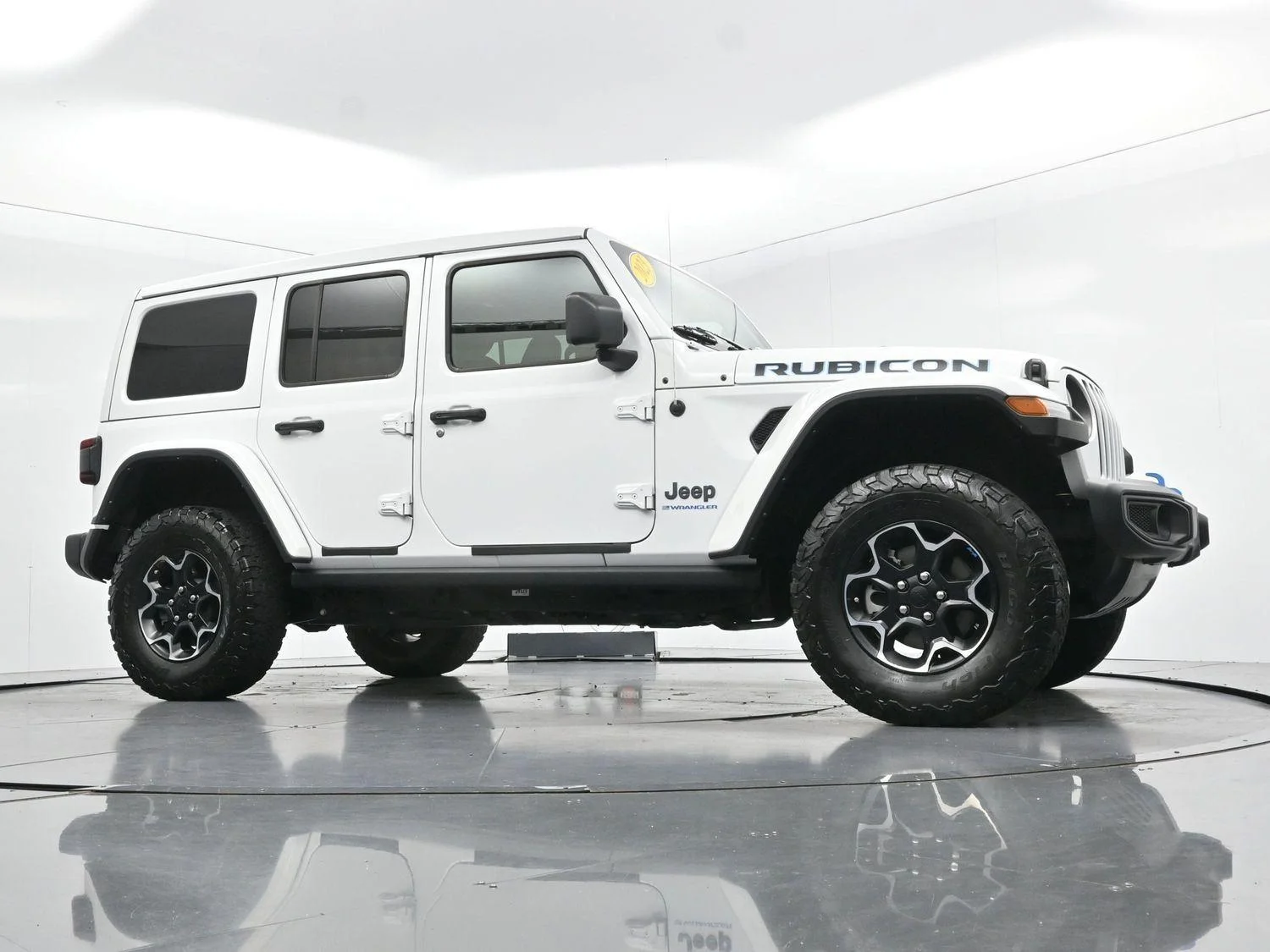 Used 2023 Bright White Clearcoat Jeep Rubicon image 46