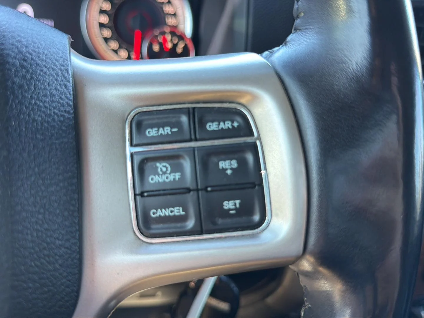 Used 2018  RAM Laramie image 13