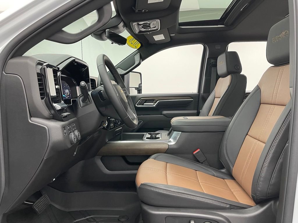 Used 2026 Summit White Chevrolet High Country image 21