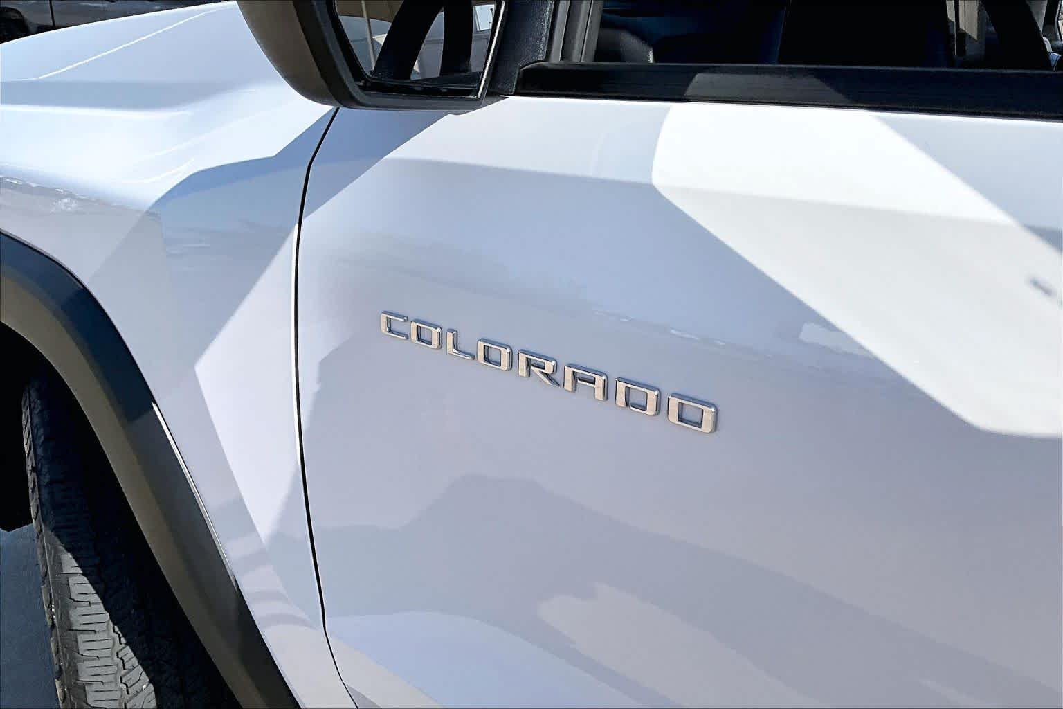 Used 2024 Summit White Chevrolet 4WD Z71 image 33