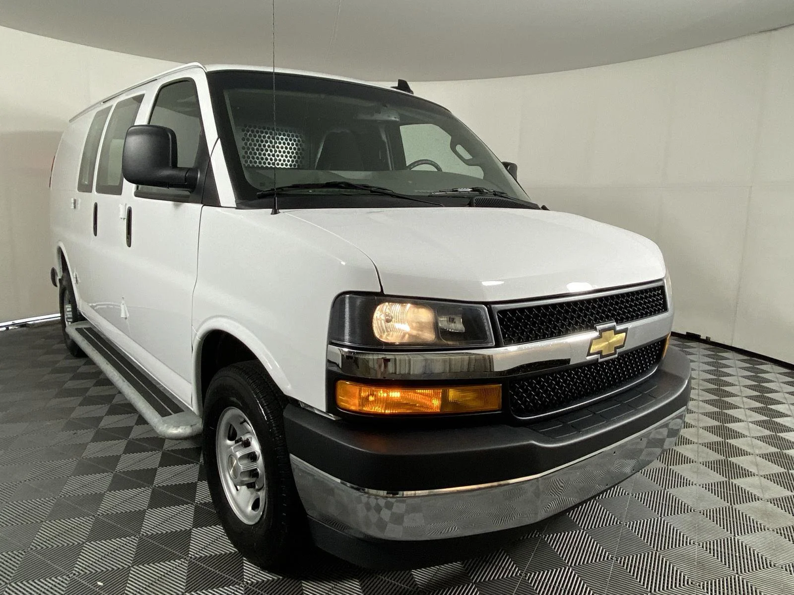 Used 2025 Summit White Chevrolet Cargo Van image 15