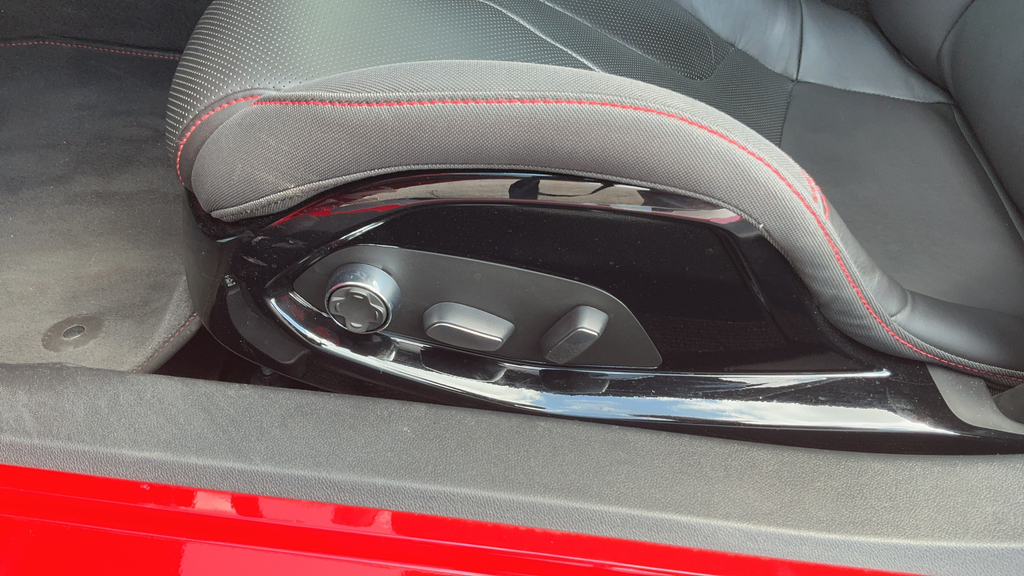 Used 2020 Red Chevrolet Stingray image 15