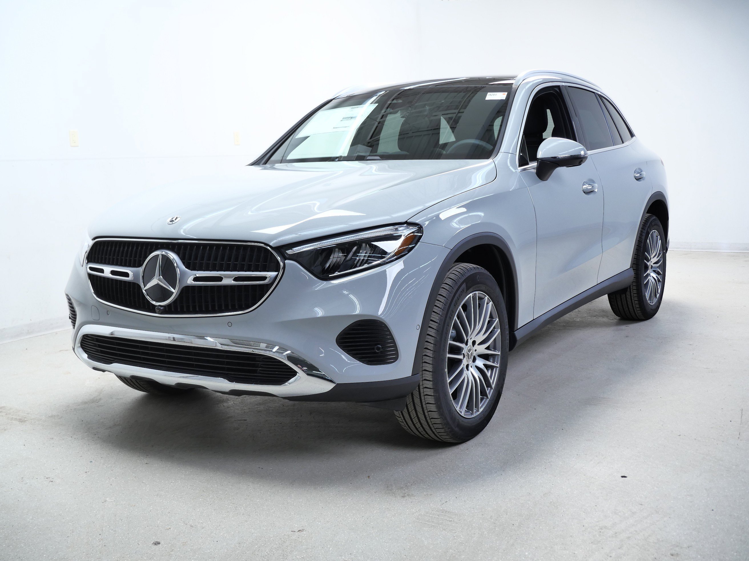 New 2026 MANUFAKTUR Alpine Grey Mercedes-Benz GLC 300 image 7