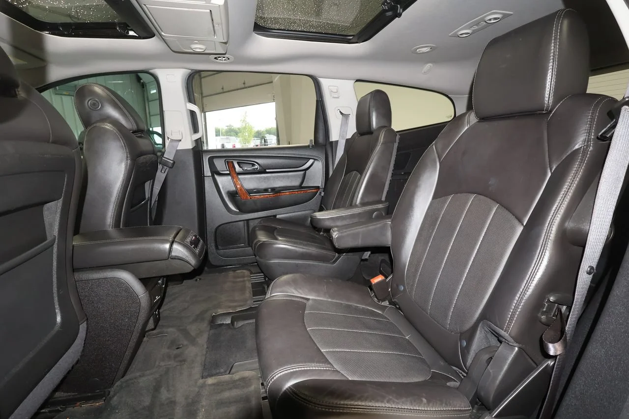 Used 2014 White Diamond Tricoat Chevrolet LTZ image 15