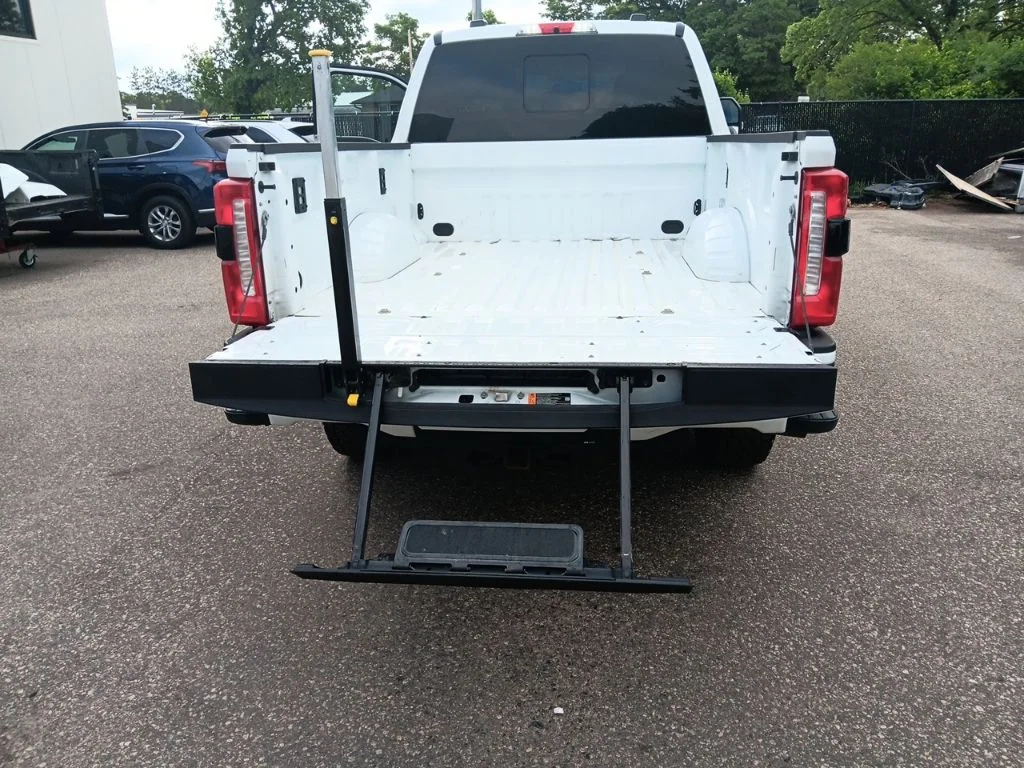 Used 2024 Oxford White Ford XLT image 32