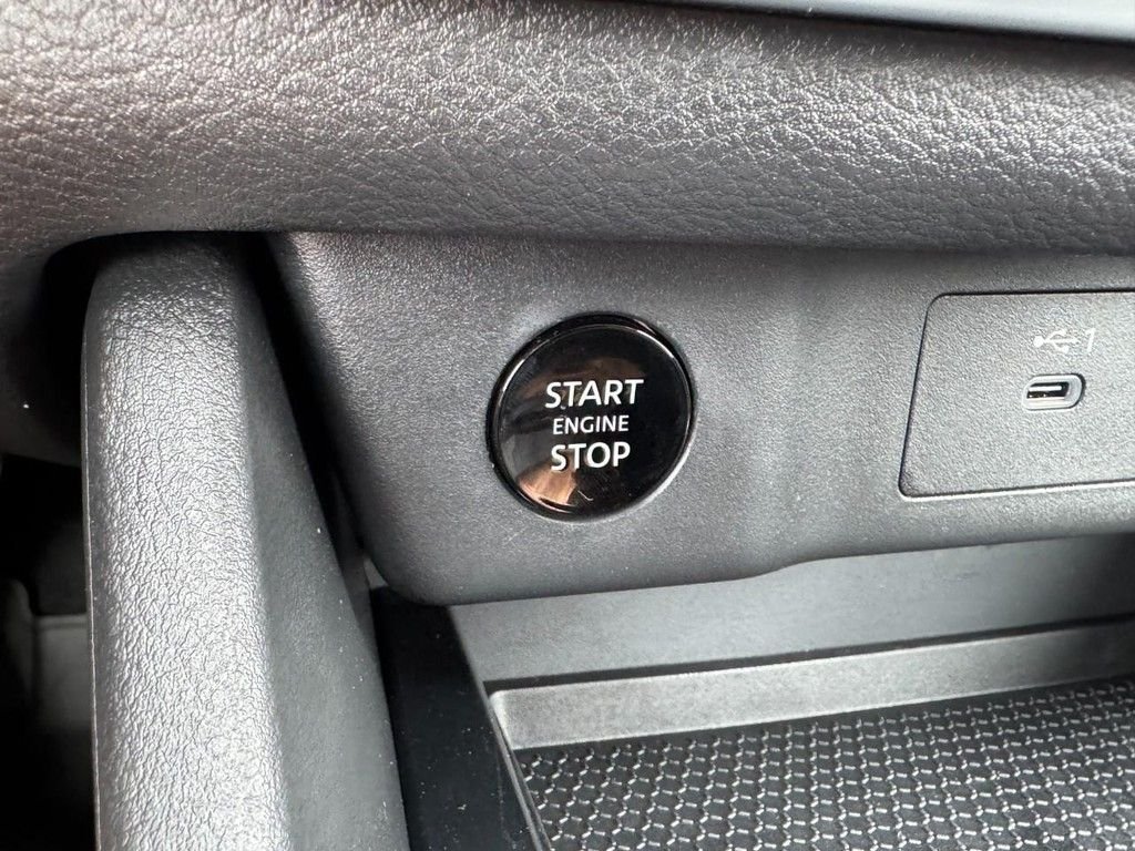 2025 Nissan Rogue SV - Photo 21