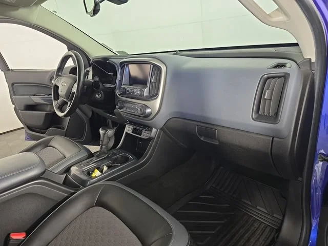 Used 2017 LASER BLUE METALLIC Chevrolet 4WD Z71 image 31