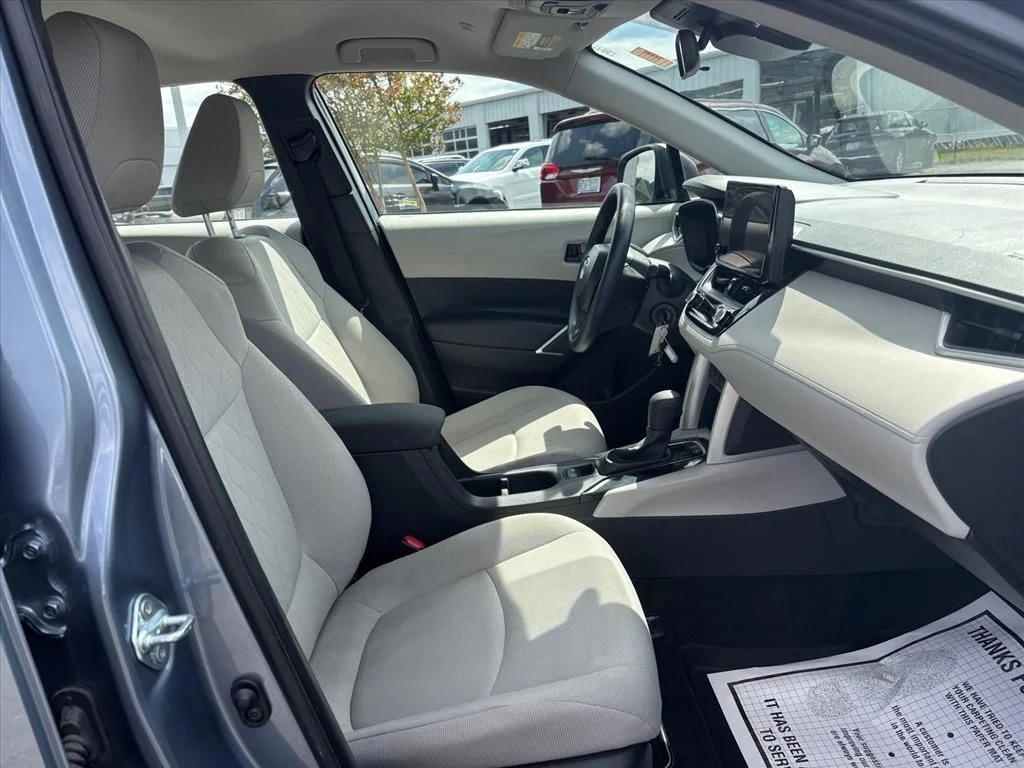 Used 2024  Toyota L image 14