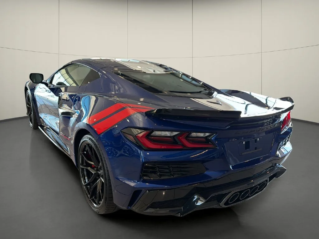 New 2027 Admiral Blue Metallic Chevrolet 3LT image 5