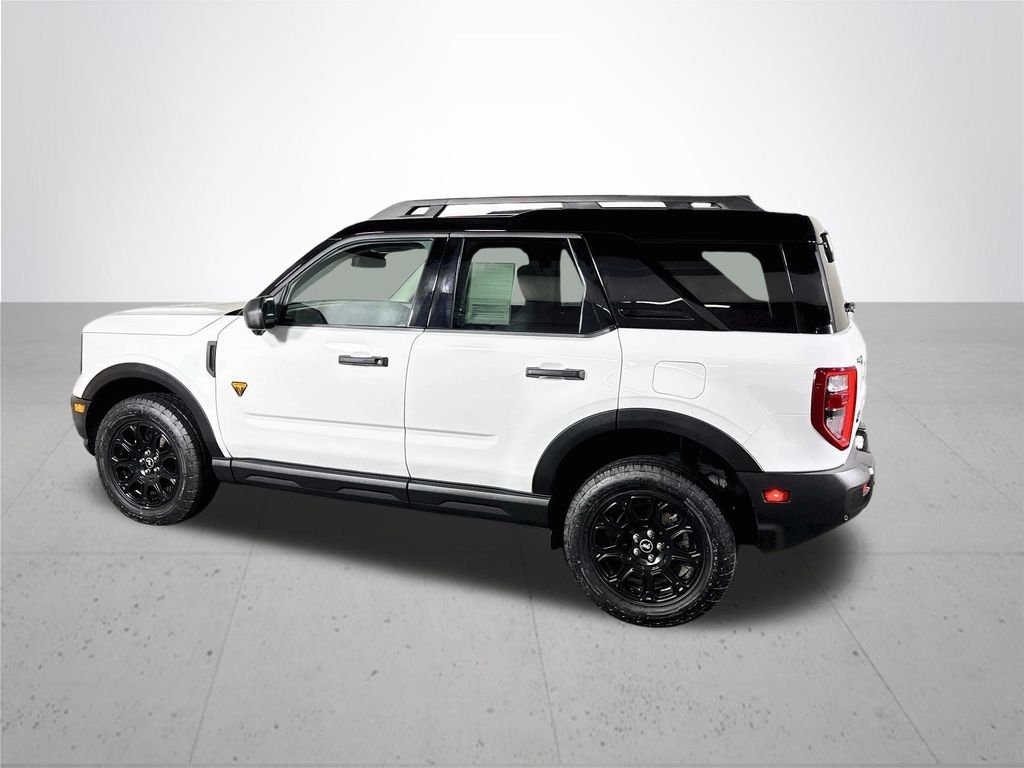 Used 2025 White Ford Badlands image 8