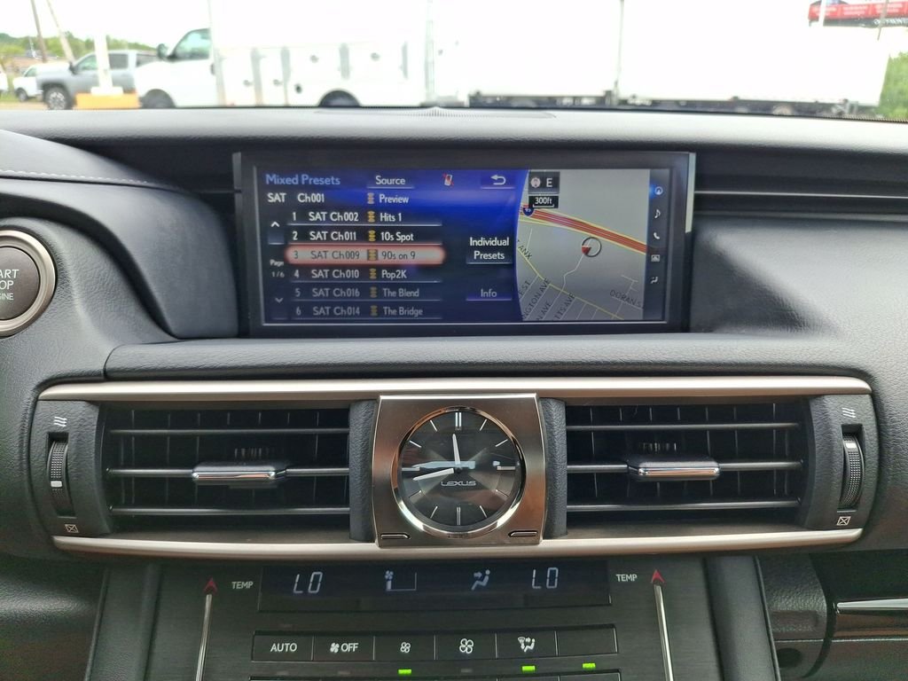 Used 2018 White Lexus 300 image 12