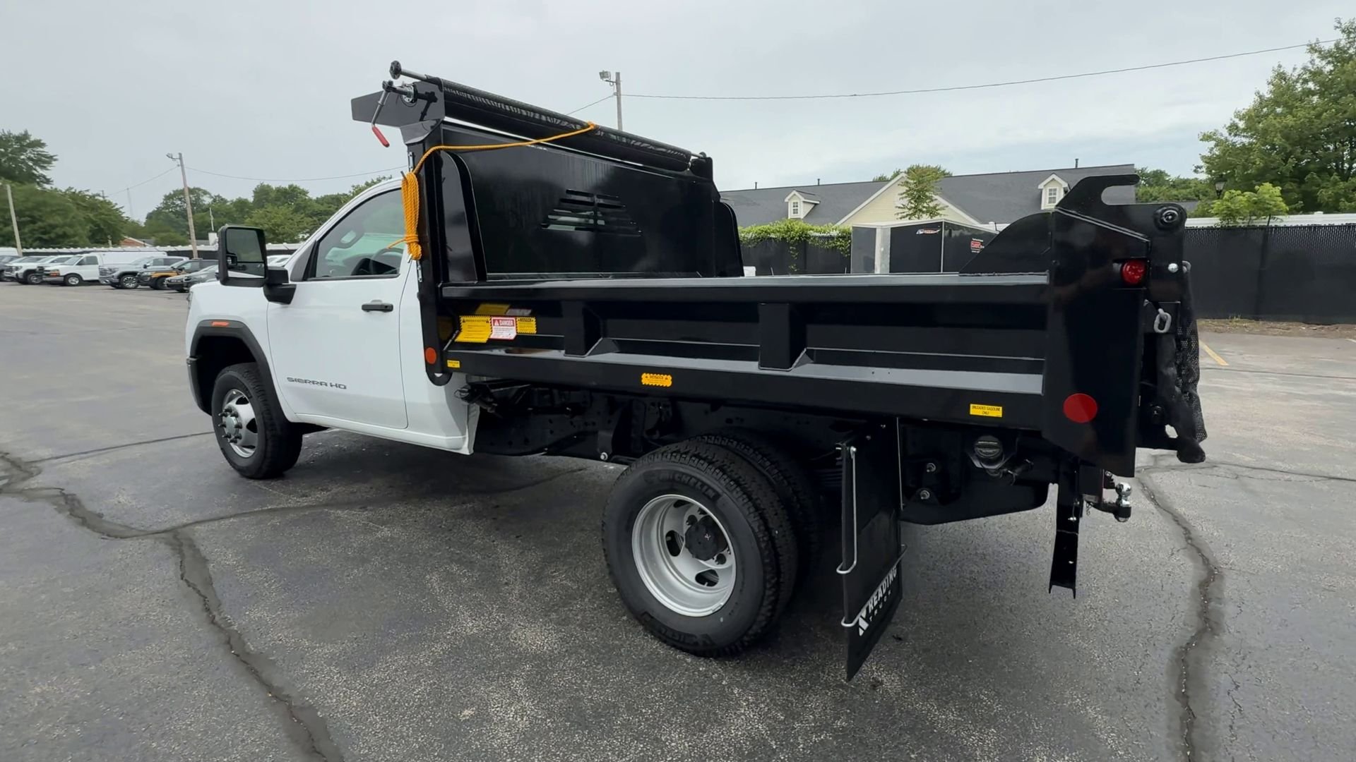 2025 GMC Sierra 3500HD Pro - Photo 6