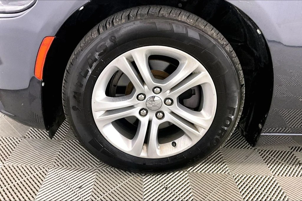 Certified Used 2019 Maximum Steel Metallic Dodge SXT image 7